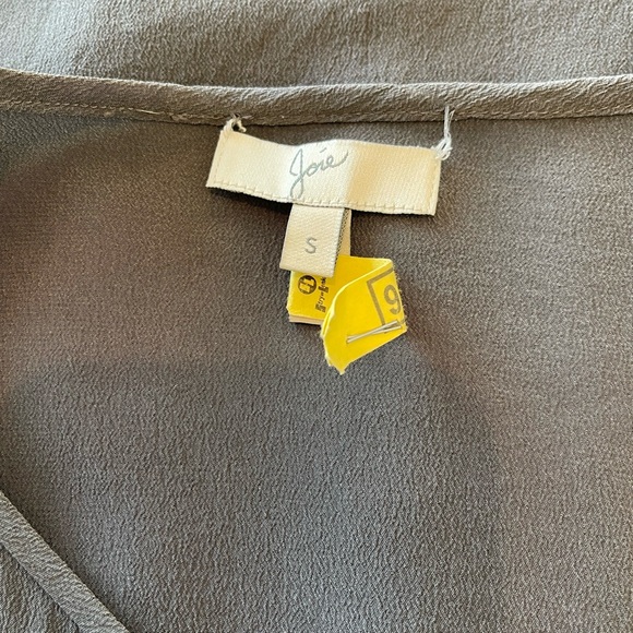 Joie Gray Silk Cap Sleeve Top Size Small - Picture 3 of 8
